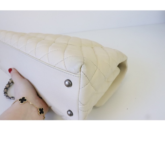 Chanel Coco Large, Ivory Caviar Leather, Exotic Handle, Preowned in Dustbag - Picture 11 of 16